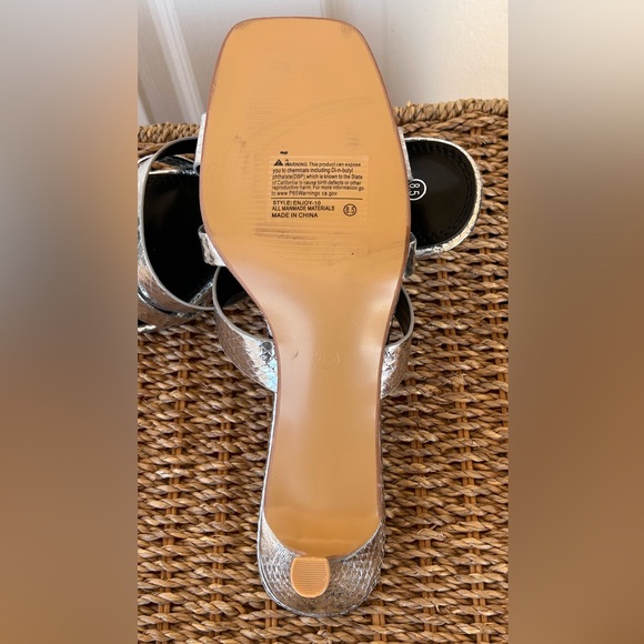 Unilady Brand Women’s Mules Kitten Heels Reptile Print Silver‎ Size 8.5 - Picture 7 of 10